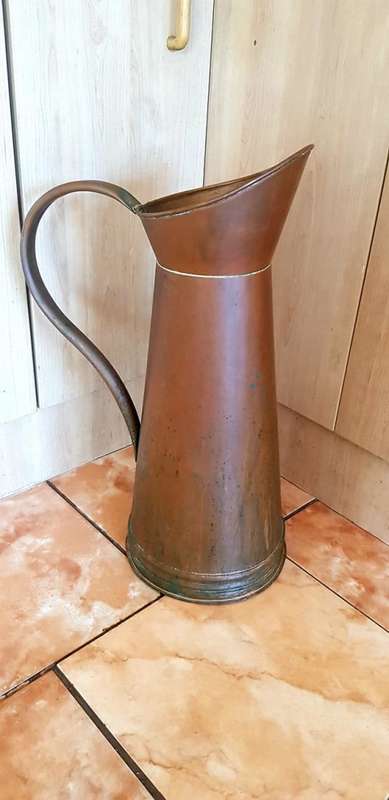 VINTAGE LARGE CAPE RED COPPER PITCHER