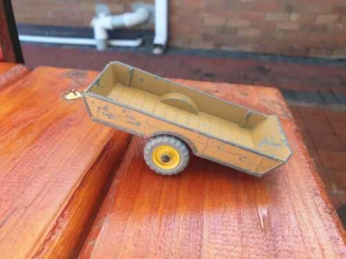 DINKY 320 FARM TRAILER