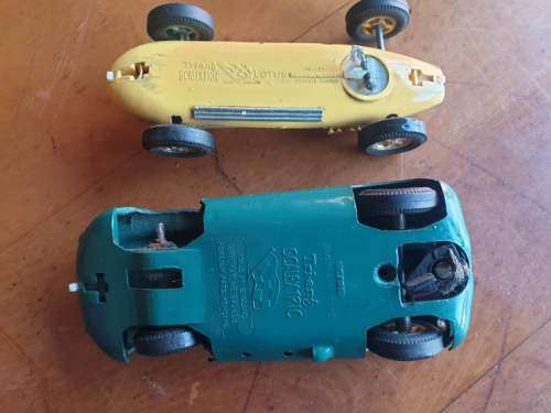 VINTAGE MASSIVE ORIGINAL TRI-ANG SCALEXTRIC WITH 4 CARS AND LOTS OF TRACK