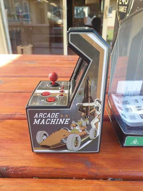 2016 MINI ARCADE GAME 240 GAMES, AUSTRALIAN DESIGN