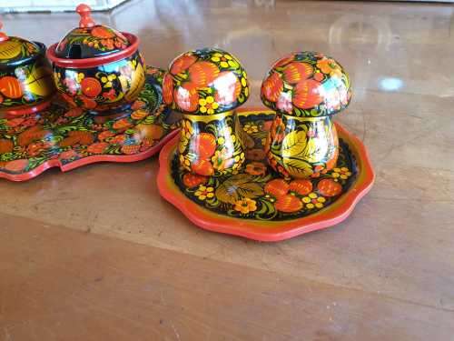 VINTAGE NEAR MINT LACQUER WOODEN SET