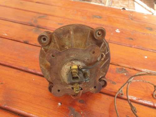 VINTAGE CAST IRON BULK HEAD LIGHT