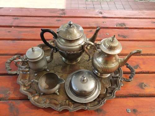 VINTAGE SILVERPLATE LOT