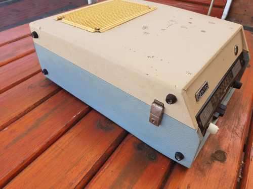 VINTAGE GALLO GALAXY PICNIC RADIO/ RECORD PLAYER.