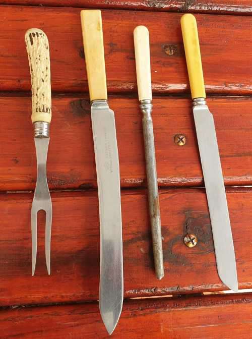 VINTAGE ASSORTED HANDLE KNIVES