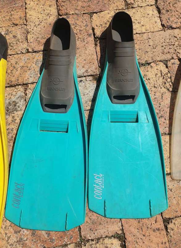 VINTAGE HIGH QUALITY FINS FOR THE WHOLE FAMILY