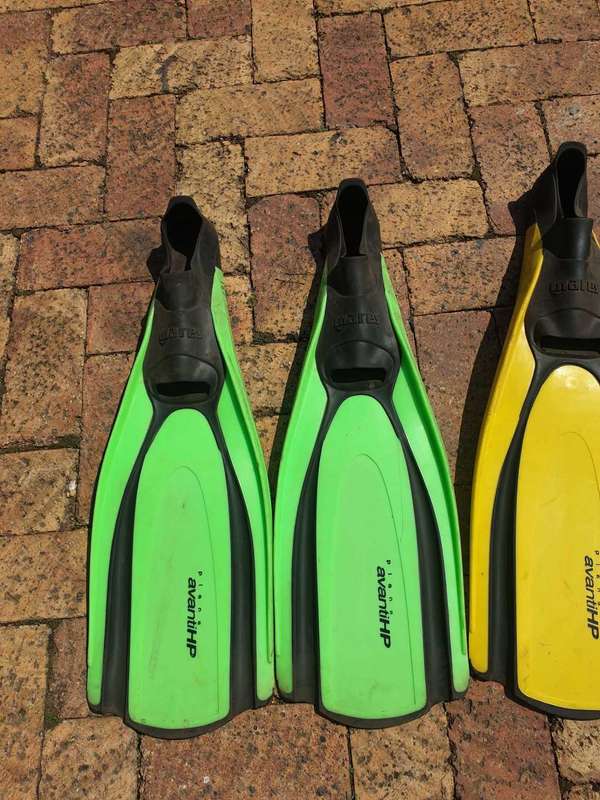 VINTAGE HIGH QUALITY FINS FOR THE WHOLE FAMILY