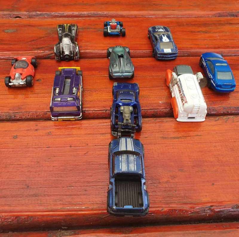 10 X VINTAGE HOTWHEELS CARS MALAYSIA/THAILAND
