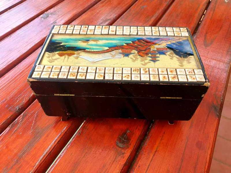 VINTAGE JAPANESE BLACK LAQUER MUSIC JEWELRY BOX
