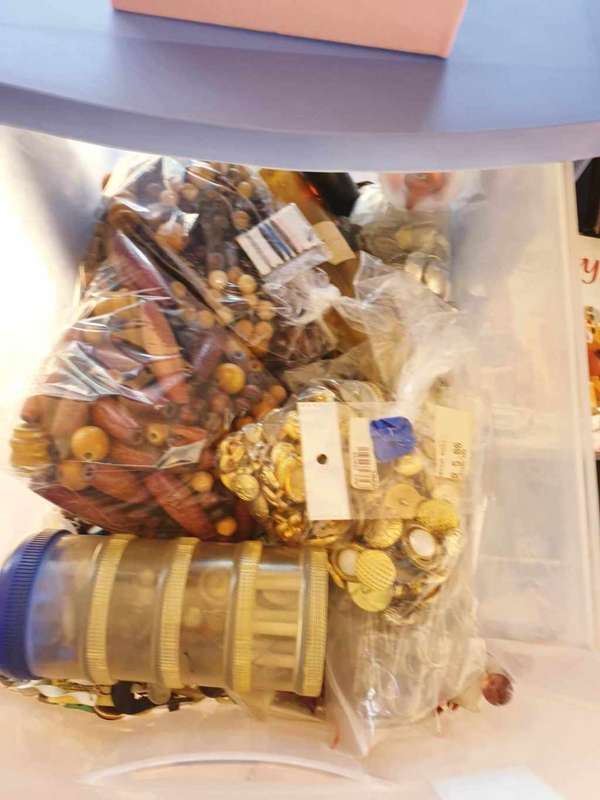 LARGE QUANTITY OF SEAMSTRESS STOCK, HUNDREDS OF ITEMS, EVERTHING YOU NEED.