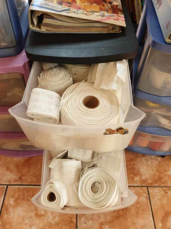LARGE QUANTITY OF SEAMSTRESS STOCK, HUNDREDS OF ITEMS, EVERTHING YOU NEED.