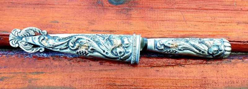VINTAGE INDUSTRIA JUCA ARGENTINA GAUCHO DAGGER WITH 9 CT GOLD TRIM 195 MM