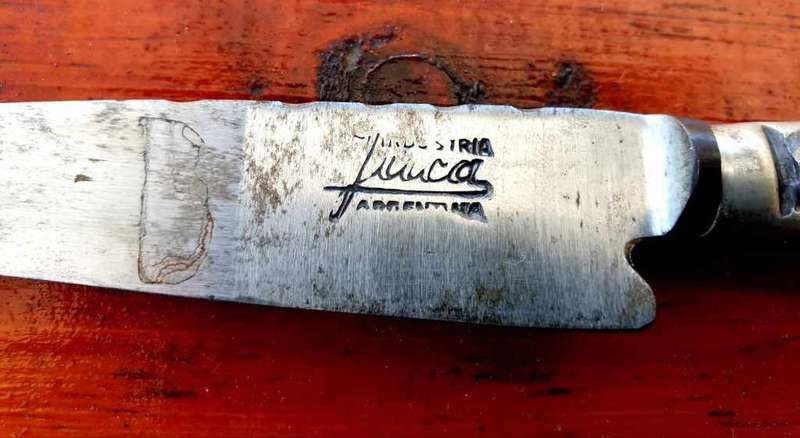 VINTAGE INDUSTRIA JUCA ARGENTINA GAUCHO DAGGER WITH 9 CT GOLD TRIM 195 MM