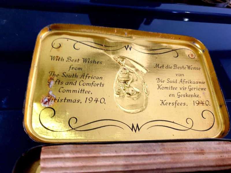 RARE WW2 HALF POUND CHOCOLATE 1940 TIN WITH CHOCOLATE SLAB INTACT.