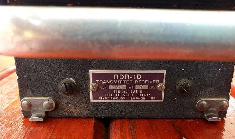 VINTAGE BENDIX AIRCRAFT RECEIVER TRANSMITTER INCLUDING WW2 HEADSET.