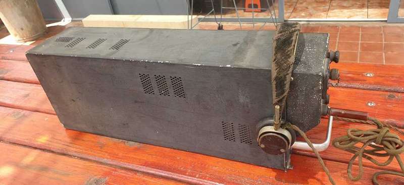 VINTAGE BENDIX AIRCRAFT RECEIVER TRANSMITTER INCLUDING WW2 HEADSET.