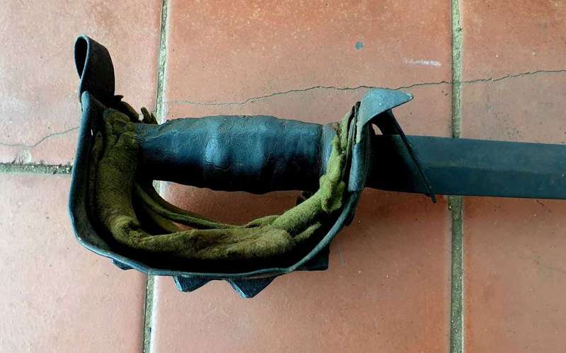 ANTIQUE 18/EARLY 19 TH CENTURY PATENDED BASKET HILT SWORD BATTLE WORN