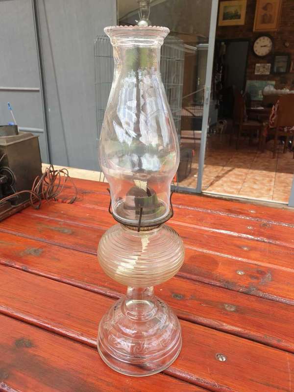 VINTAGE THICK GLASS LAMP