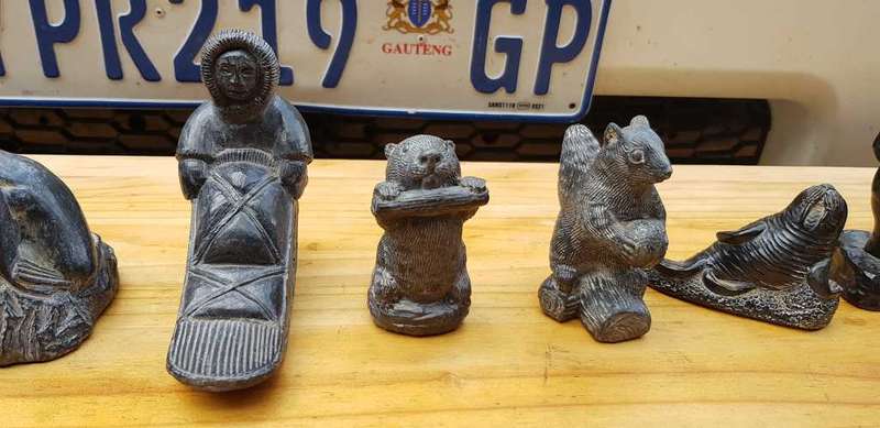 VINTAGE ORIGINAL WOLF FIGURENES FROM CANADA