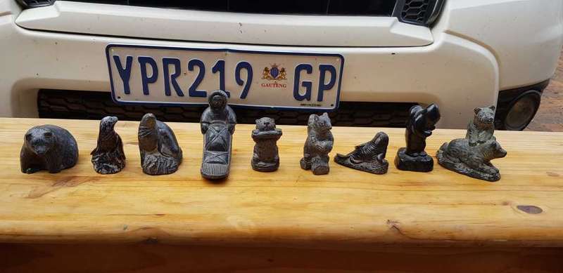 VINTAGE ORIGINAL WOLF FIGURENES FROM CANADA