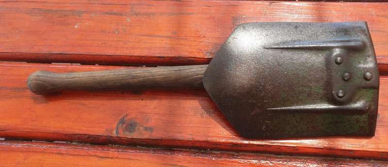 GERMAN TRENCH SHOVEL
