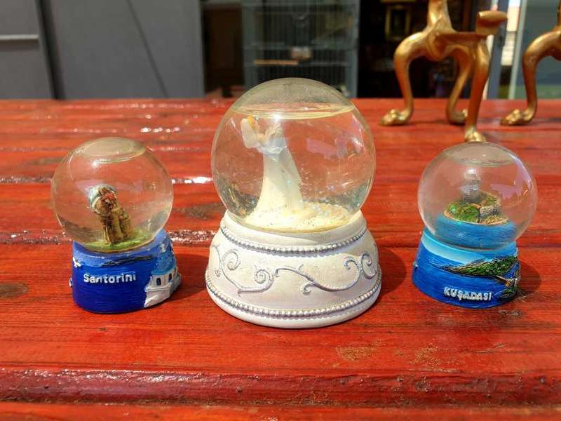 VINTAGE ORIGINAL GLASS SNOW GLOBES 2 X 45 MM 1 X 65 MM