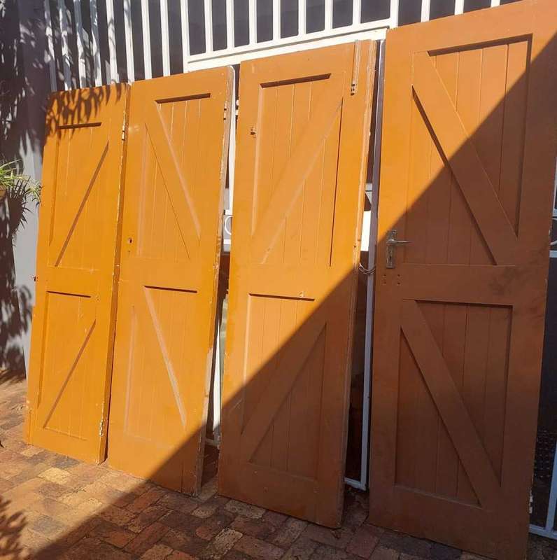 ANTIQUE OREGON BARN DOORS 2000 X 600 MM EACH