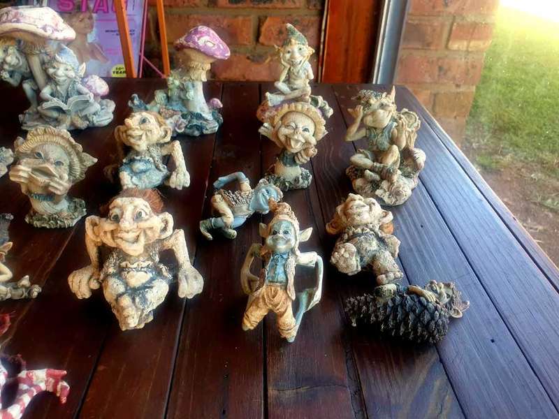 VINTAGE WEATHERED PIXIE LOT