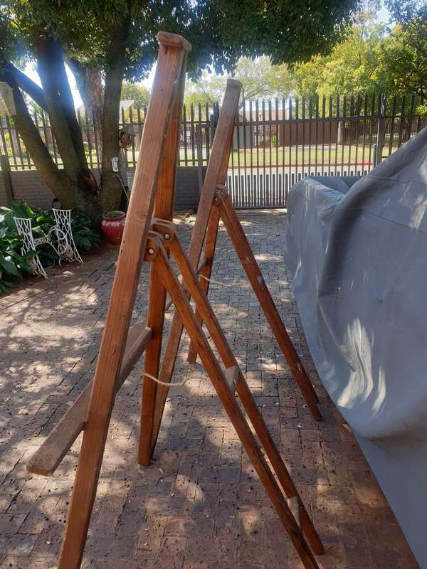 VINTAGE ART EASEL SOLID WOOD