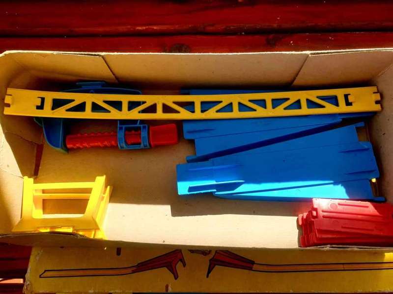 RARE VINTAGE 60`70`S MATCHBOX LESNEY SUPERFAST CAR SET WITH 7 CARS AND EXTRAS FOR THE LOOP SET 12