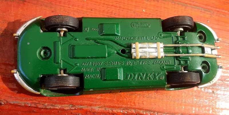 JAGUAR DINKY E-TYPE SERIES, WINDSCREEN MISSING