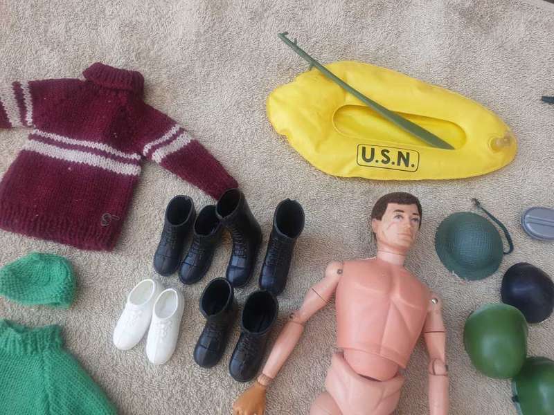 RARE 1964 ACTION MAN HASBRO WITH LOTS OF ACCESSORIES