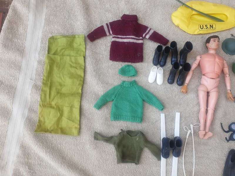 RARE 1964 ACTION MAN HASBRO WITH LOTS OF ACCESSORIES