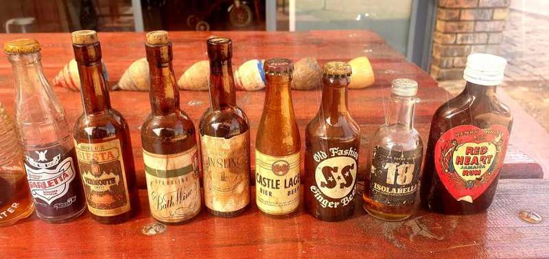 LOT OF VINTAGE MINIATURE BOTTLES MANY WITH CONTENTS