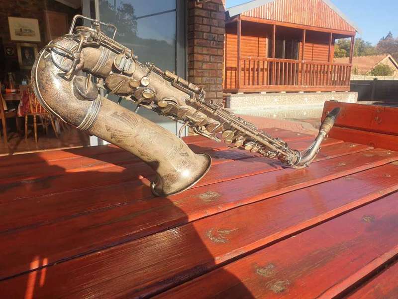VINTAGE LEWIN CONTINENTAL SAXOPHONE