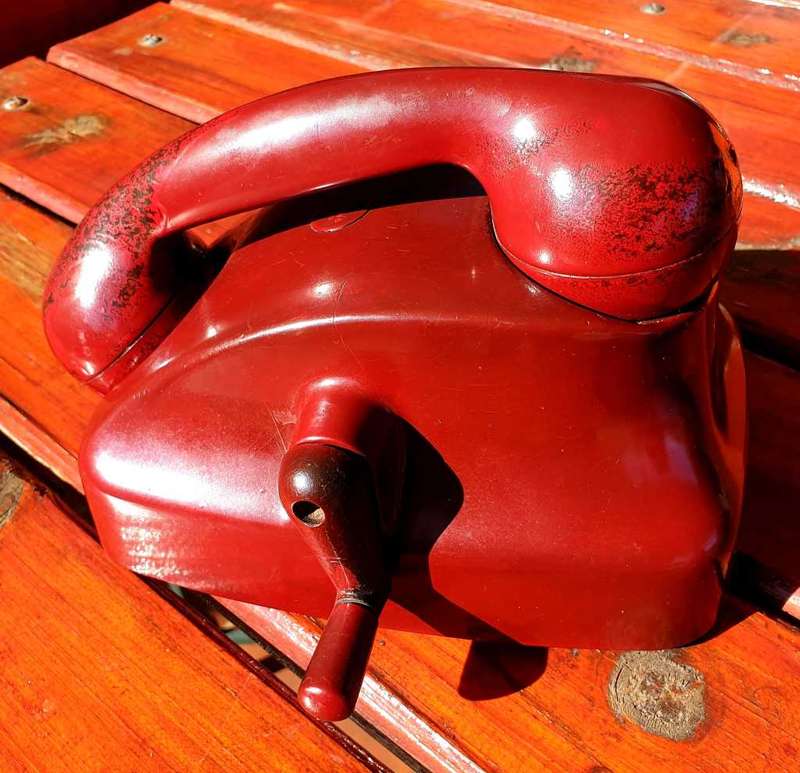 VINTAGE RARE COLOUR CRANK TELEPHONE