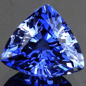 7.86ct AAAA  TRILLION CUT SPINEL IN STRONG BLUE COLOR.