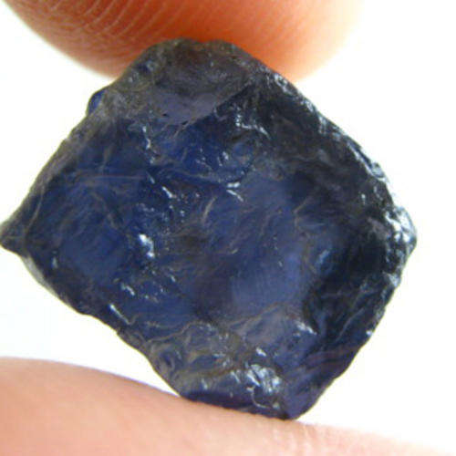 6.9 CT. UNHEATED STONE BLUE&PURPLE ROUGH TANZANITE