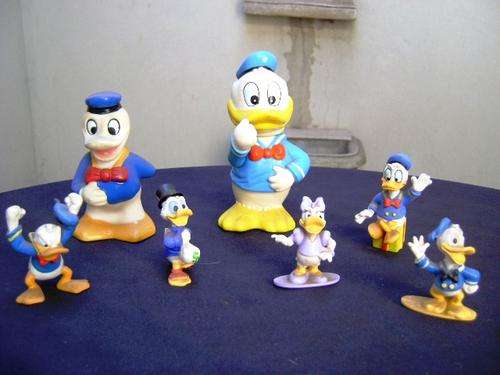VINTAGE DONALD DUCK LOT