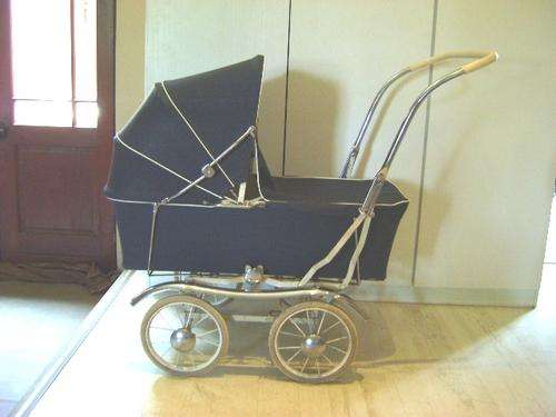 EXCELLENT PEDIGREE VINTAGE BABY PRAM