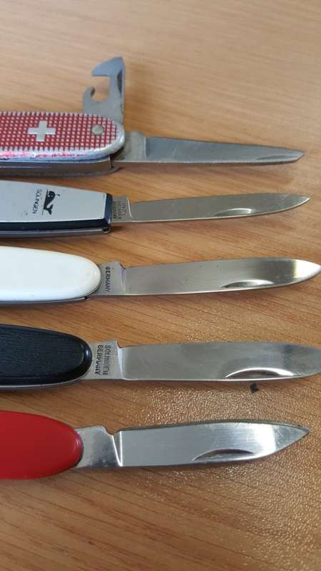 Knife Lot Swiss army type knives