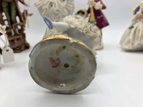Magnificent Dresden porcelain figurines - no reserve