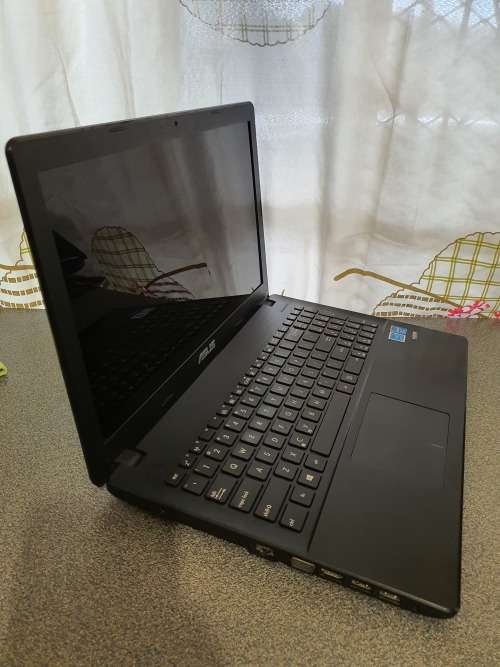 **Asus X551C -  15.6inch ,1000GB HDD ,4GB RAM ,Windows 10 Home Single Language x64