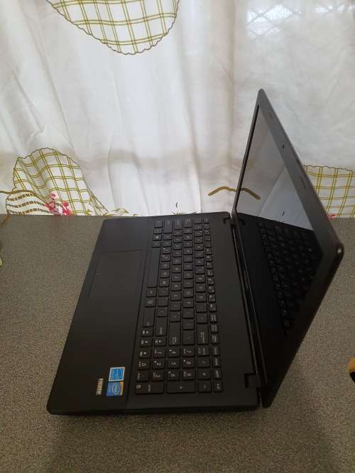 **Asus X551C -  15.6inch ,1000GB HDD ,4GB RAM ,Windows 10 Home Single Language x64
