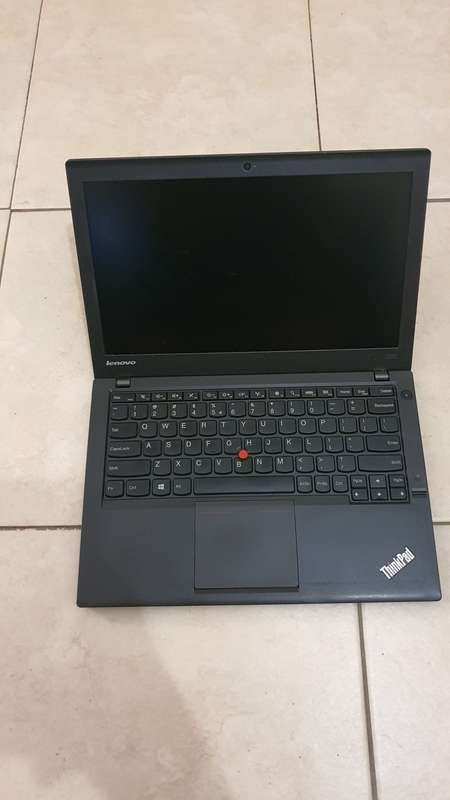 ****Lenovo x240 - Intel Core i5-4300U, 500gb HDD, 8gb Ram, Windows 10 Pro, Dual Batteries ****