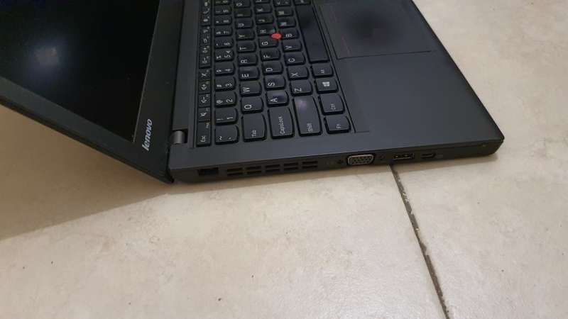 ****Lenovo x240 - Intel Core i5-4300U, 500gb HDD, 8gb Ram, Windows 10 Pro, Dual Batteries ****