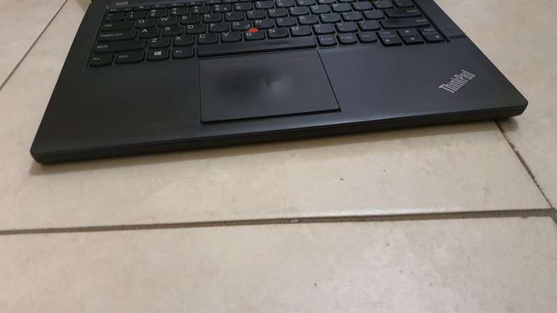 ****Lenovo x240 - Intel Core i5-4300U, 500gb HDD, 8gb Ram, Windows 10 Pro, Dual Batteries ****