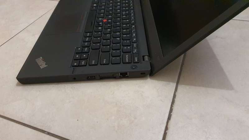****Lenovo x240 - Intel Core i5-4300U, 500gb HDD, 8gb Ram, Windows 10 Pro, Dual Batteries ****