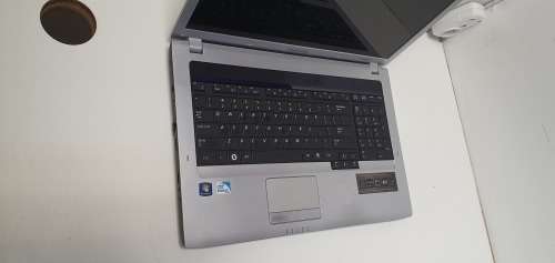 Samsung R730 - 1000GB Hard Drive, 4GB Ram, Windows 10 Pro x64 **