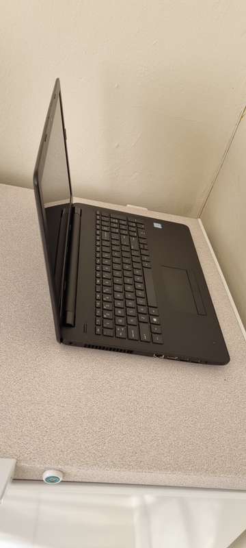 HP 15-BS015DX - Intel Core i5 7th Gen, 8Gb DDR4 Ram, 240Gb SSD, Windows 10 Home x64